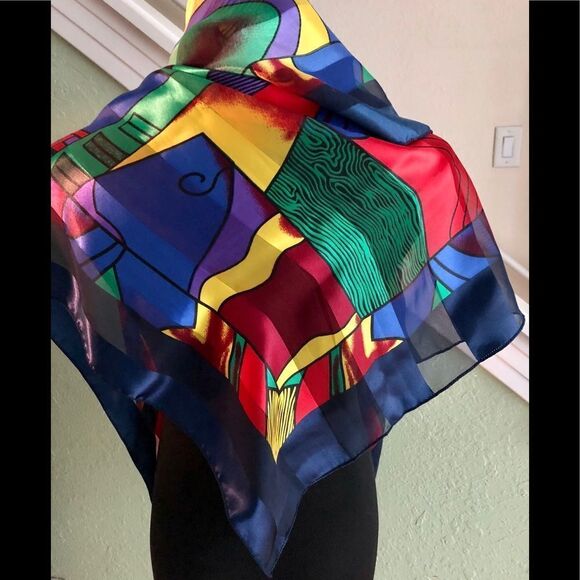 Exquisite scarf with Picasso painting - Picture 1 of 3